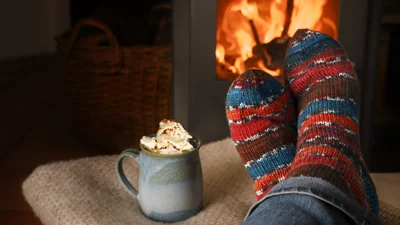 ТОП-10 зимних треков разных времен, которые согреют лучше, чем камин