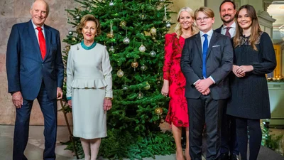 Семейный праздник: красивые рождественские открытки королевских семей 2020