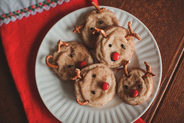Прості та оригінальні ідеї, як прикрасити різдвяне печиво - фото 501762