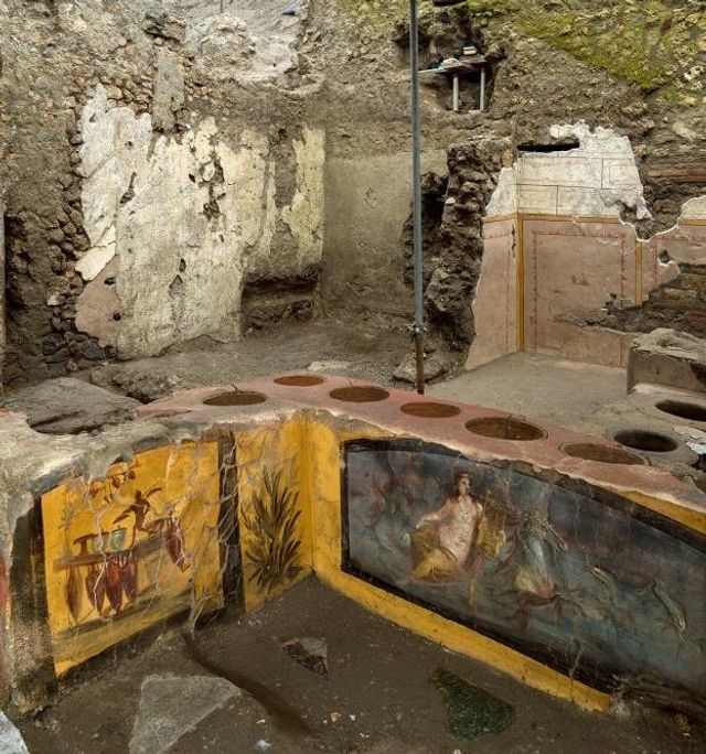 Археологи показали, как выглядел киоск с фастфудом в древнем Риме - фото 501764