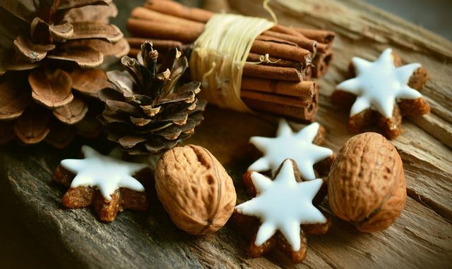 Прості та оригінальні ідеї, як прикрасити різдвяне печиво - фото 501771