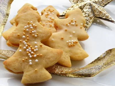 Простые и оригинальные идеи, как украсить рождественское печенье - фото 501775