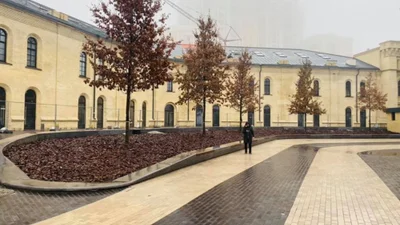 Возле «Арсенальной» открыли обновленную площадь, и это место не узнать