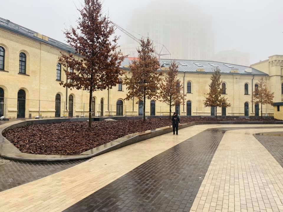 Возле «Арсенальной» открыли обновленную площадь, и это место не узнать - 502122 Возле «Арсенальной» открыли обновленную площадь, и это место не узнать - фото 502122