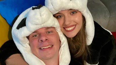 Дмитрий Комаров и Александр Кучеренко поехали на Новый год в теплые края