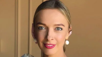 Беременная Василиса Фролова отметила Новый год яркой обнаженной фотосессией