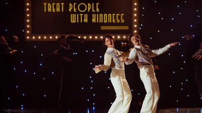 Гарри Стайлс выпустил клип "Treat People With Kindness", заряженный на добро