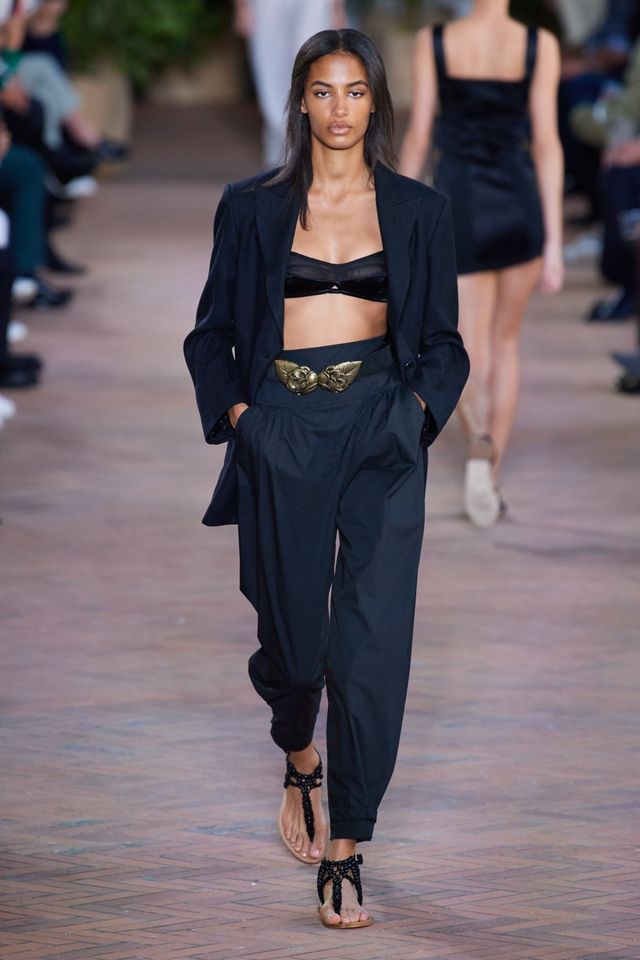 Тренды 2021 года: 10 самых актуальных вещей в гардеробе - фото 502813