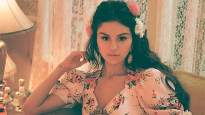 "De Una Vez": Селена Гомес выпустила супернежный клип на первую испаноязычную песню