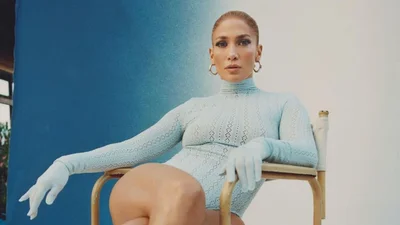 Дженніфер Лопес у сітчастому боді вразила знімками для глянцю ELLE