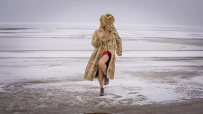 Легендарні «Воплі Відоплясова» роздяглись на морозі в кліпі «ЛАЗНЯ»