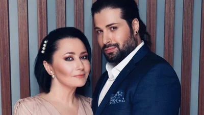 Елена Мозговая показала, как страстно целует любимого Аксельрода