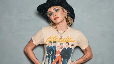 Майли Сайрус объяснила, почему в отношениях предпочитает женщин