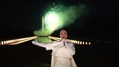 Кэти Перри перепела свой хит "Firework" на инаугурации Джо Байдена, и это надо видеть