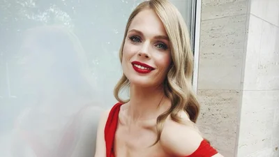 Ольга Фреймут змінила білявий колір волосся на попелястий, і їй дуже личить