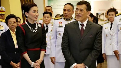Король Таиланда объявил свою любовницу второй королевой, и это впервые в истории