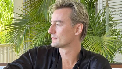 Алан Бадоєв показав свого тата в молодості, і вони - копії один одного