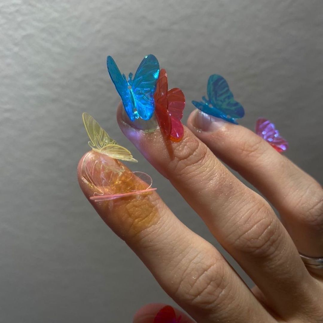 Ногти из лепестков цветов. Куколка из цветка мальвы. Ногти в детстве из лепестков цветов. Куколки из цветов в детстве. Цветы из которых делали ногти в детстве.