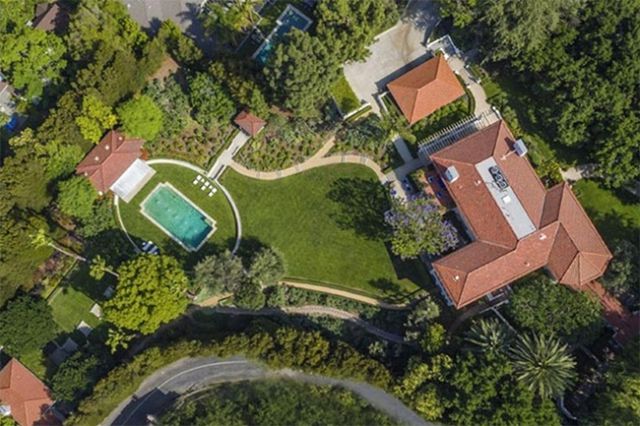 Тільки поглянь на цей стильний будинок Анджеліни Джолі за 24,95 млн доларів - фото 505200