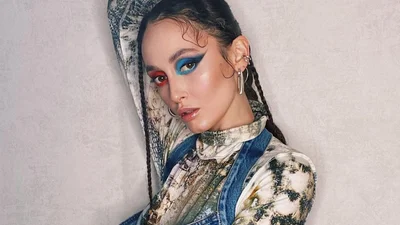 Алина Паш показала, как бесстрашно съела личинку