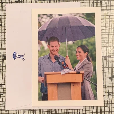 Меган Маркл и принц Гарри выпустили новую поздравительную открытку, и она очень милая - фото 505283