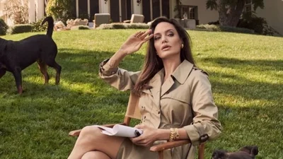 Сжигает мосты: Анджелина Джоли продает дорогущий подарок от Брэда Питта