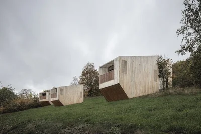 У французьких горах облаштували коробки-готелі з мальовничим видом - фото 505467
