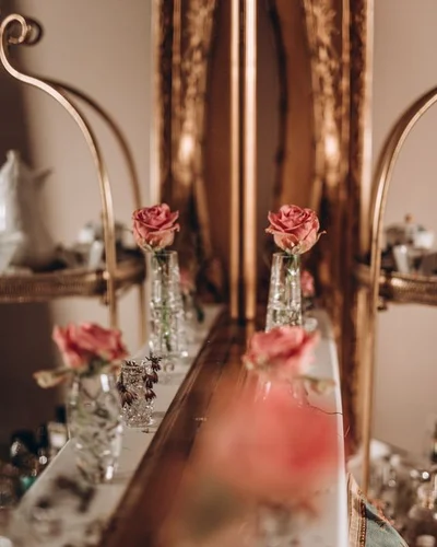 Як прикрасити кімнату на День Валентина свічками - фото 505829