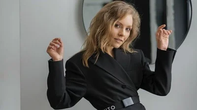 Ух, крошка: Алена Шоптенко накрасила губы фиолетовой помадой и загипнотизировала фанов