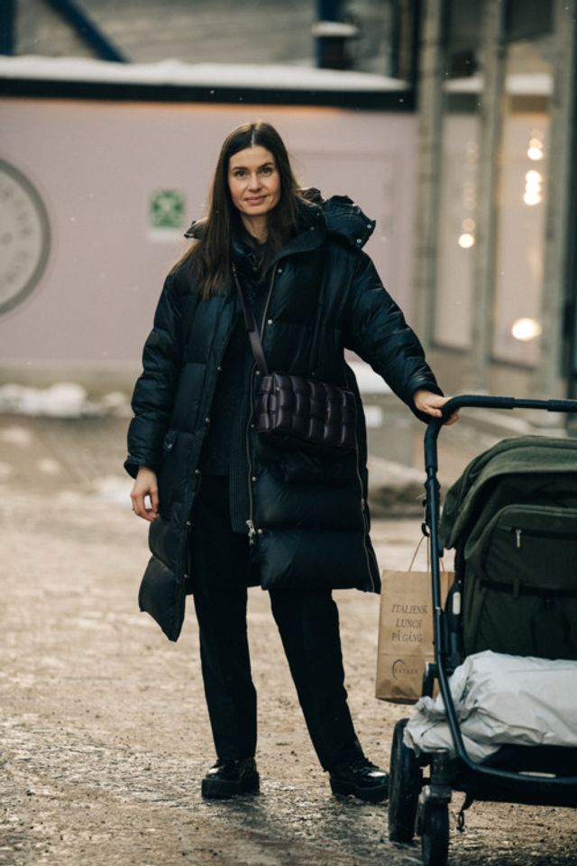 Актуально: копіюємо стильні зимові луки жителів Стокгольма - фото 506352