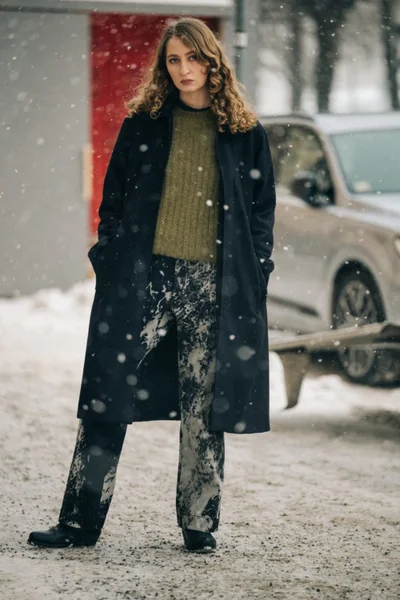 Актуально: копируем стильные зимние луки жителей Стокгольма - фото 506358
