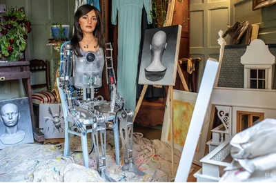 В Лондоне открывают выставку картин, которые нарисовала робот  — это шедевры - фото 506593