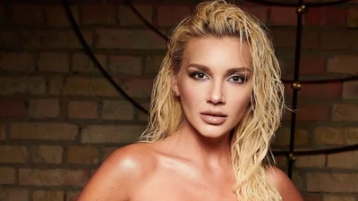 Міша Романова дебютувала в ролі діджейки