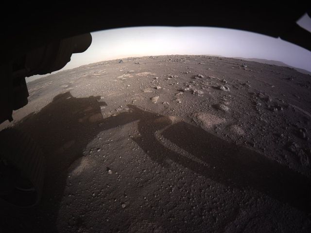 Первые цветные фотографии поверхности Марса, сделанные аппаратом Perseverance - фото 507164