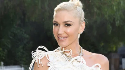 Фанаты не узнали Гвен Стефани на фото, где у нее черные волосы