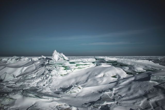 Заледенелая Бердянская коса превратилась в 'Арктику', и туристы без ума от этих видов - фото 507231