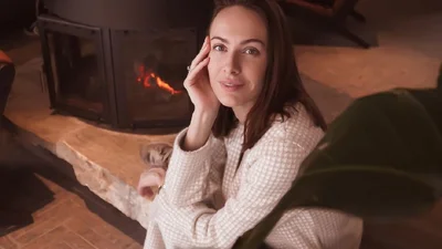 Еротика і естетика: дружина Володимира Остапчука звабила голим мокрим тілом