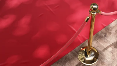 Золотой глобус 2021: разбираем лучшие образы звезд