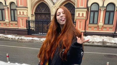 Оля Полякова показала, как в полночь поздравила дочь с днем рождения