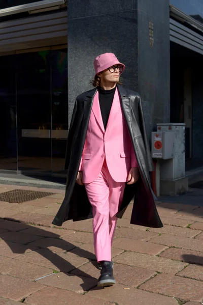 Тиждень моди в Мілані: стильні образи, підглянуті на вулицях - фото 508273