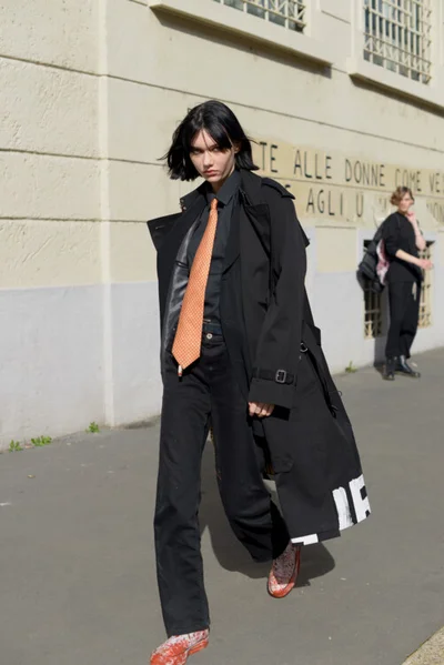 Тиждень моди в Мілані: стильні образи, підглянуті на вулицях - фото 508286