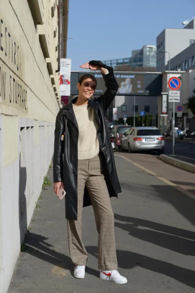 Неделя моды в Милане: стильные образы, подсмотренные на улицах - фото 508289