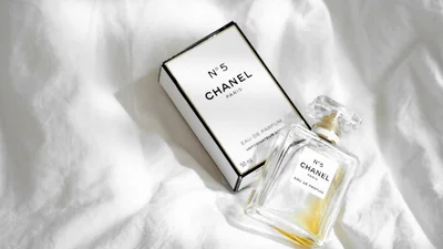 Бренд Chanel создал ожерелье с бриллиантом в 55,55 карата в честь духов