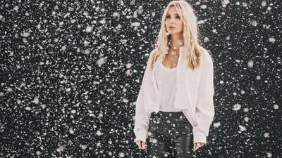 LOBODA - Родной: новый чувственный клип певицы о влюбленных