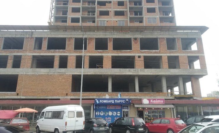 На Оболони достраивают ЖК прямо у входа в метро, и это трэш - 509560 На Оболони достраивают ЖК прямо у входа в метро, и это трэш - фото 509560