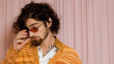 Дантес - SASHA: новый клип артиста, который он снял в собственном доме