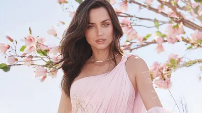 Новое фото Аны де Армас спровоцировало слухи о ее воссоединении с Беном Аффлеком