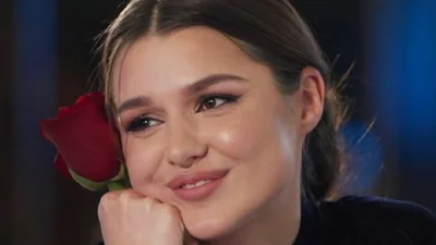 Участница "Холостяка 11" рассказала, что почувствовала в момент первого поцелуя с Михаилом