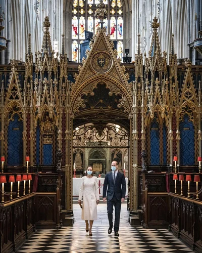Герцоги Кембриджские посетили Вестминстерское аббатство, где когда-то прошла их свадьба - фото 510049
