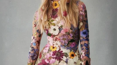 Кендіс Сванепул розважалася топлес на пляжі, і це потрапило на фото